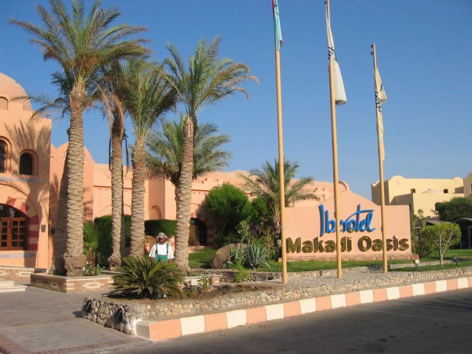 Hoteleingang Jaz Makadi Oasis Resort
