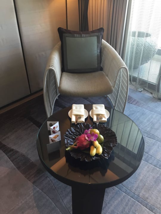 Obst und Sitzgelegenheit Siam Kempinski Hotel Bangkok