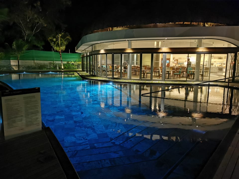 Pool Radisson Blu Poste Lafayette Resort & Spa - Adults only
