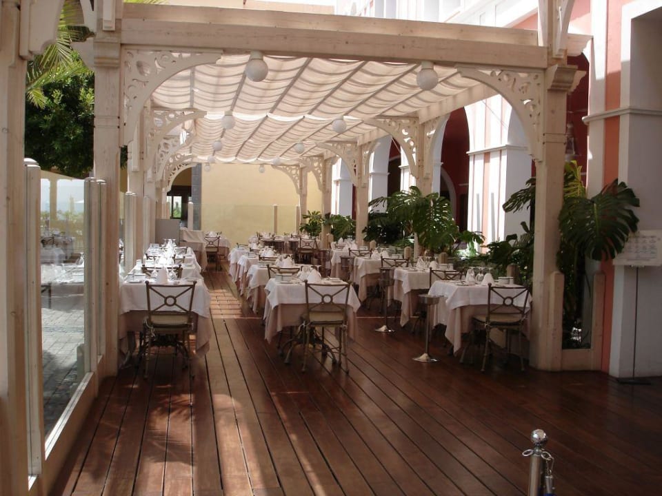 Terrasse des Hauptrestaurantes Lopesan Villa del Conde Resort & Thalasso