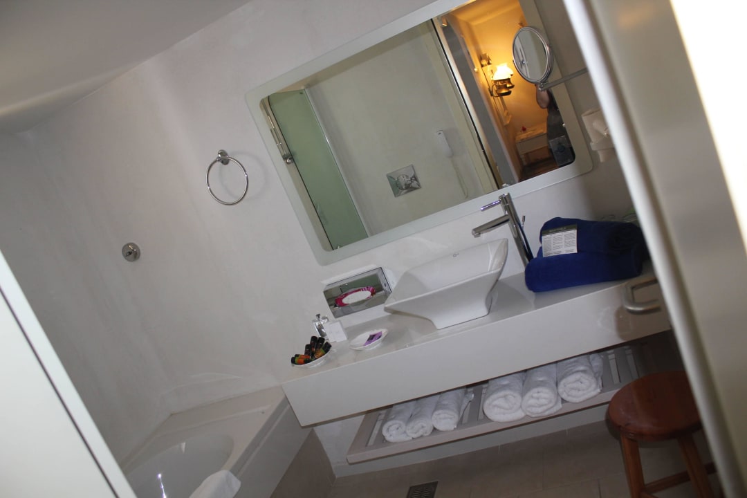 Deluxe Bungalow Badezimmer Creta Maris Resort