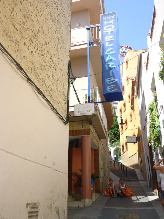 Hoteleingang Hotel Caribe Youth Only