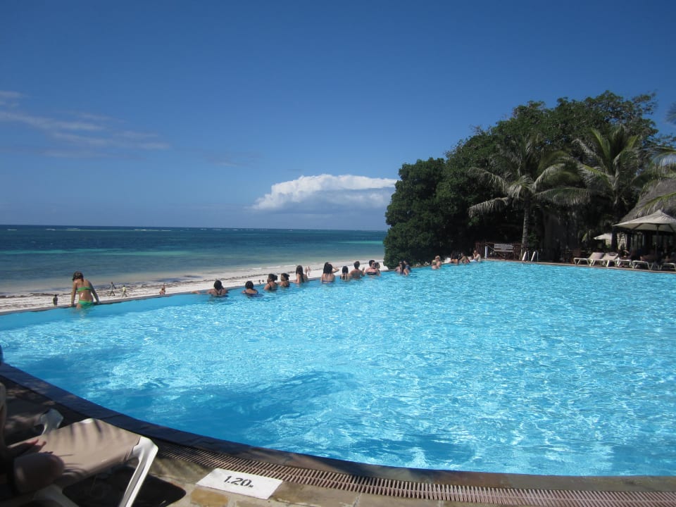 Animation mit Strandblick Baobab Beach Resort & Spa