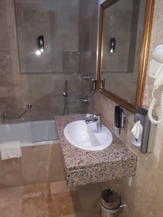 Zimmer Leonardo Hotel Berlin KU´DAMM