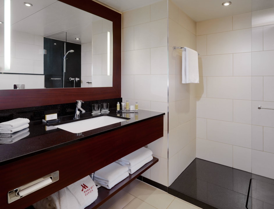 Superior Room Bathroom Zürich Marriott Hotel