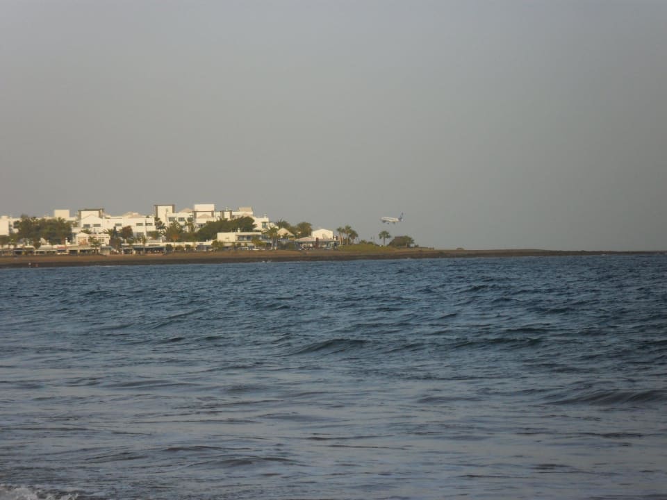 Blick vom Hotelstrand aus Hotel Riu Paraiso Lanzarote