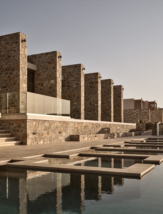 Pool The Royal Senses Resort, Curio Collection by Hilton