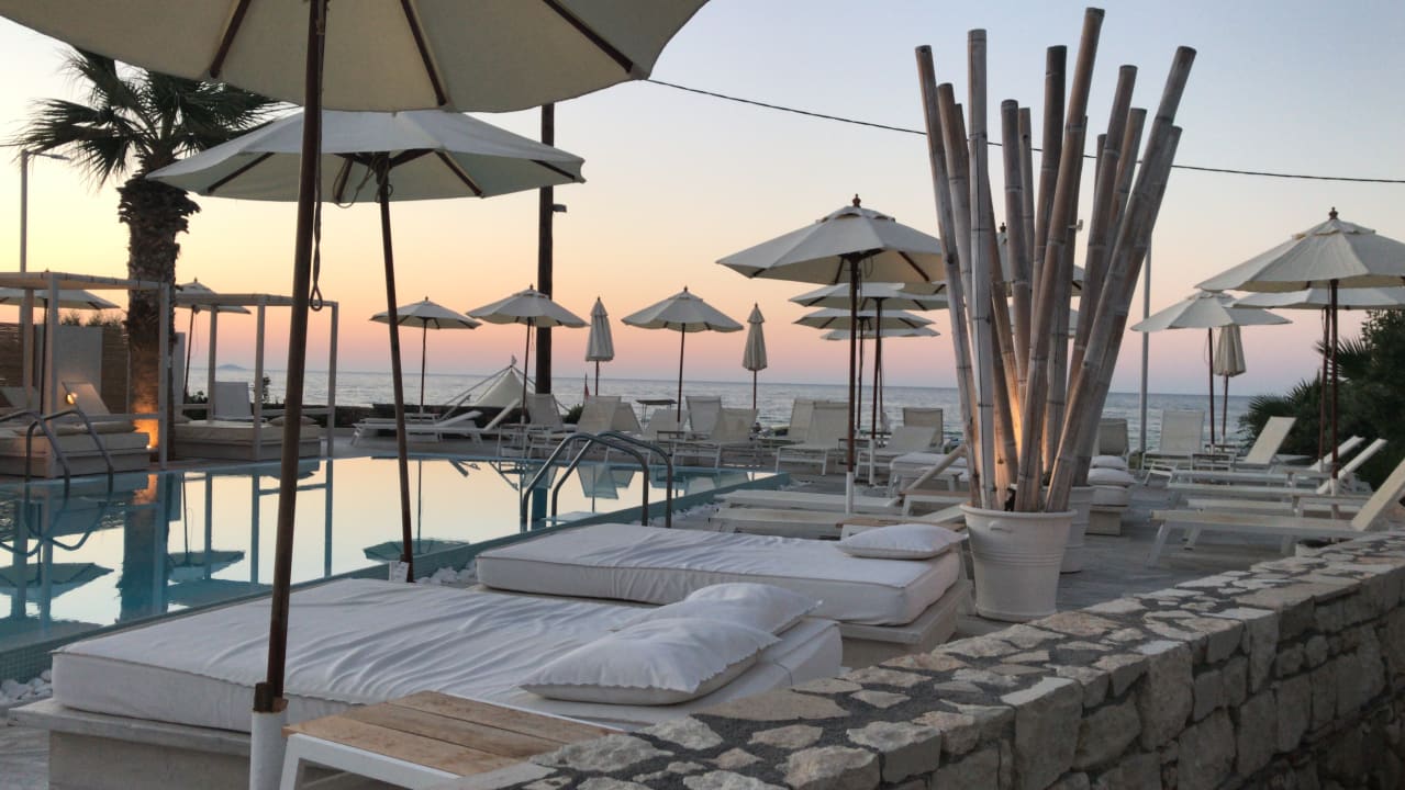 Pool The Island Hotel