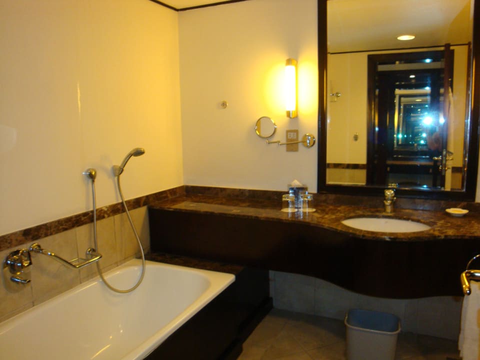 Blick ins Bad im Zi. 139 Le Meridien Ile Maurice