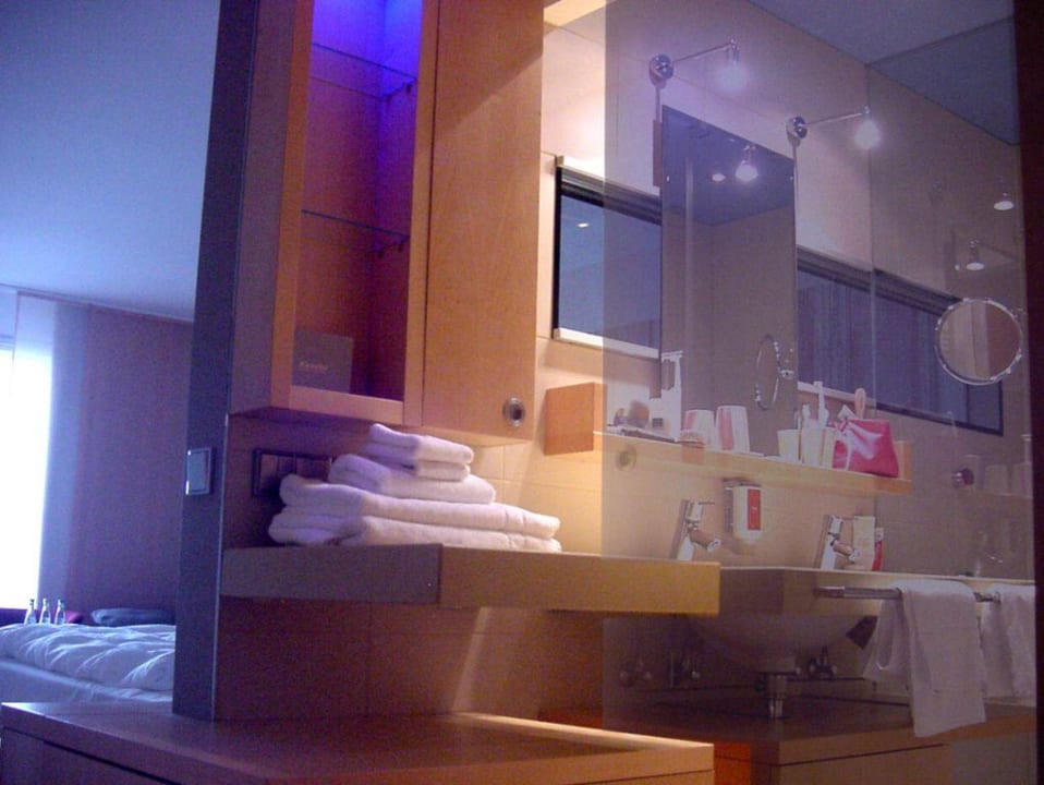 Badezimmer - Fenster über den Waschbecken A-ROSA Travemünde