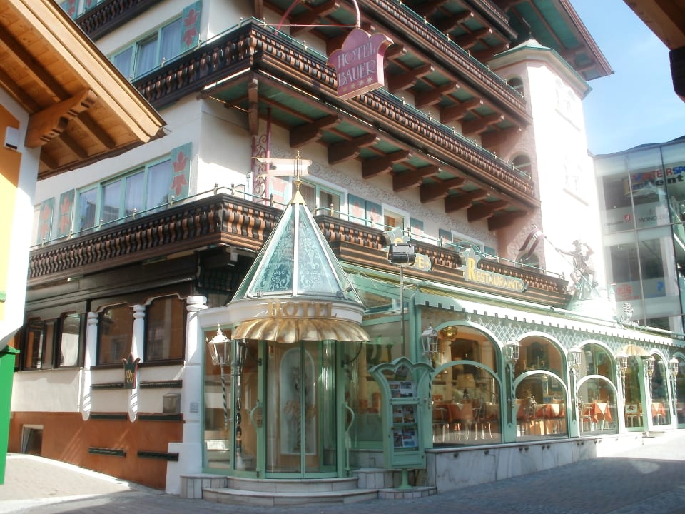 Außenansicht Hotel Bauer