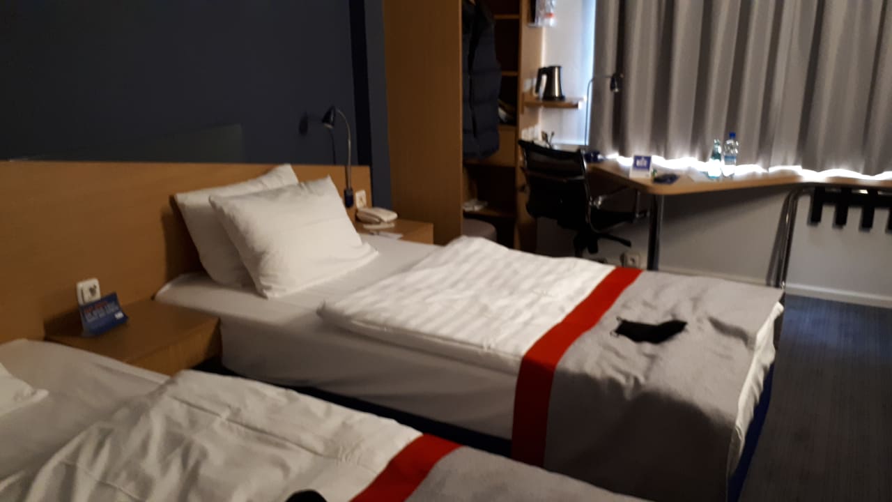 Zimmer Holiday Inn Express Frankfurt - Airport