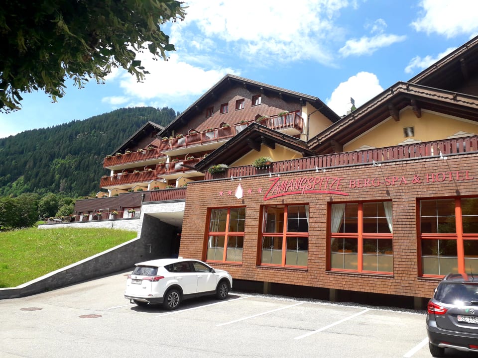 Außenansicht BergSpa & Hotel Zamangspitze