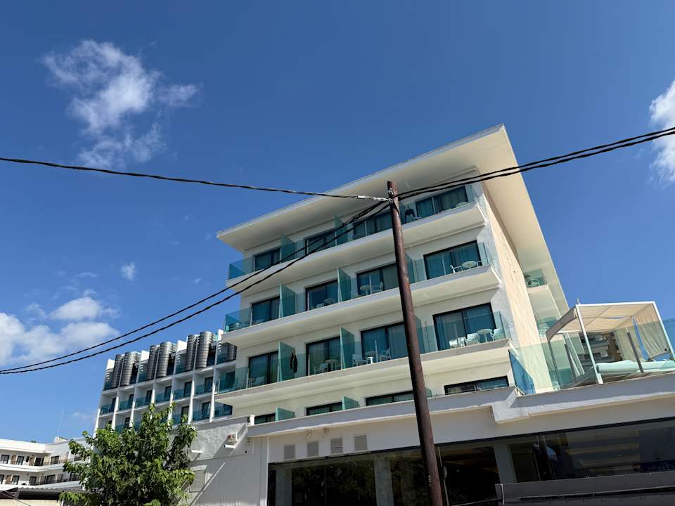 Außenansicht Hotel Luxor