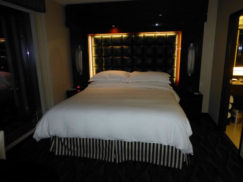 Kingsize Bett Hotel Elara - a Hilton Grand Vacations Hotel Center Strip