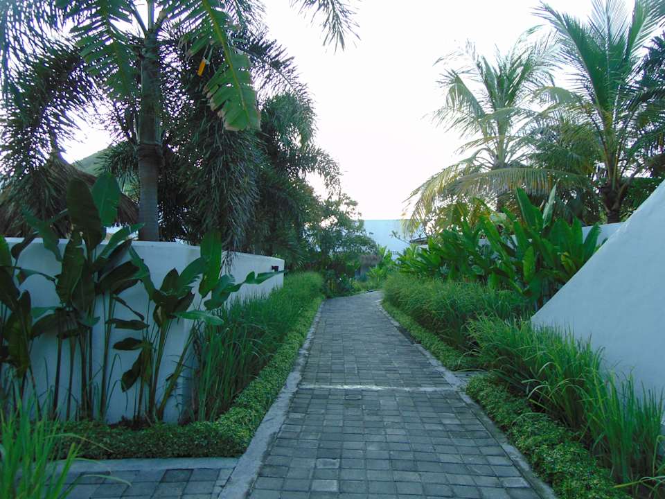 Gartenanlage Amber Lombok Beach Resort