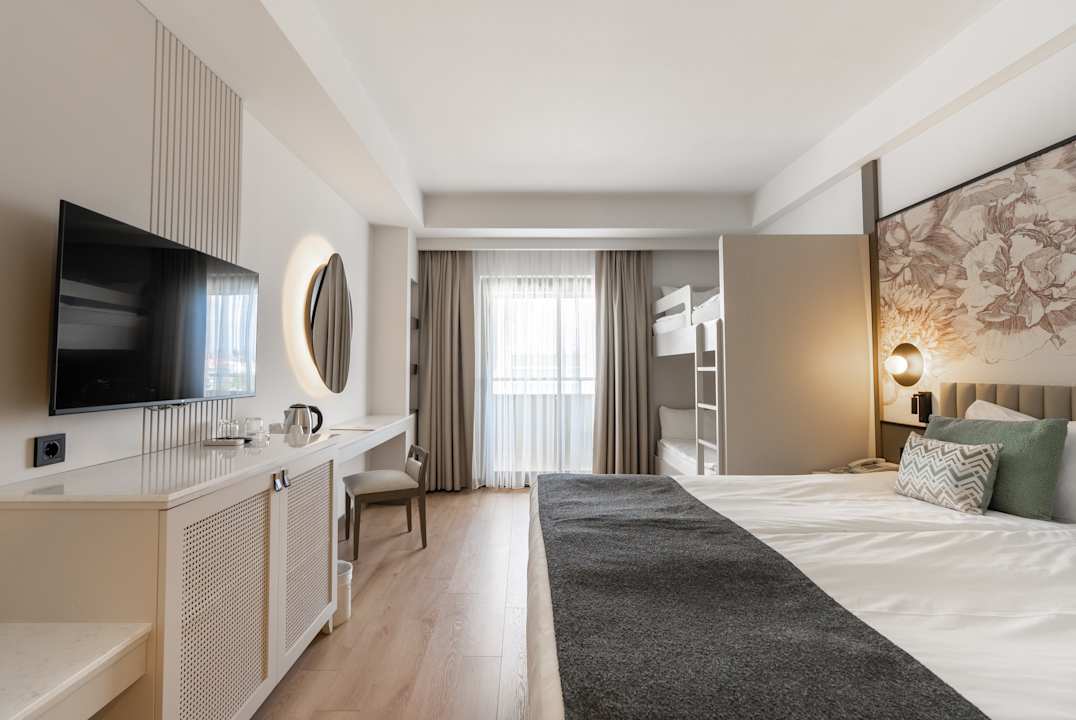 Zimmer Side Breeze Hotel