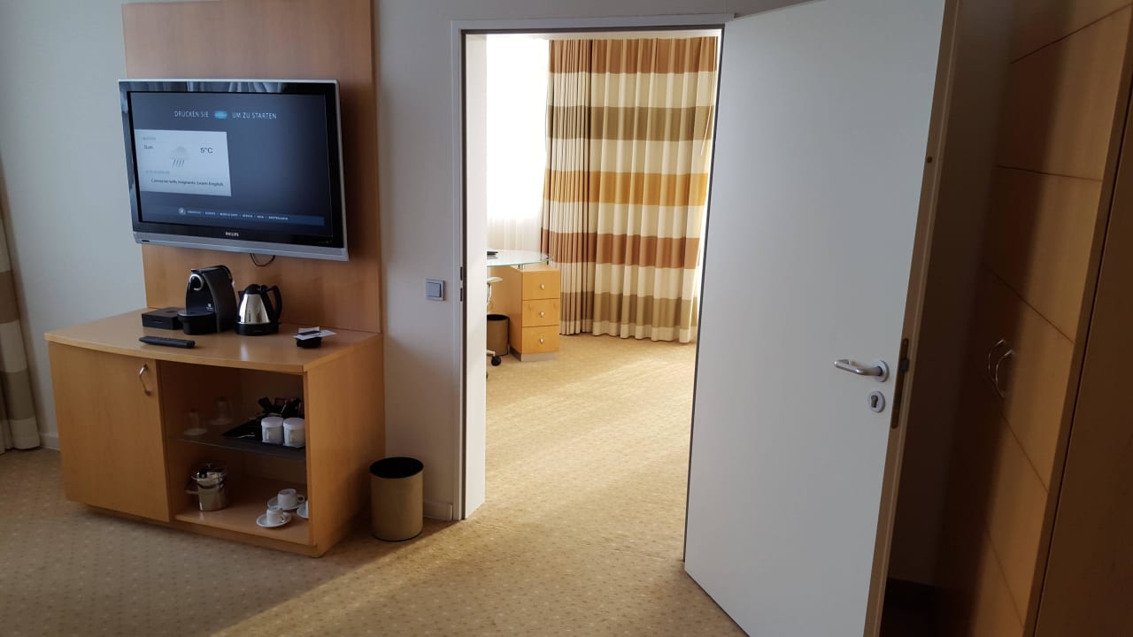 Wohnzimmer mit Kaffeeecke Dorint Hotel Bonn