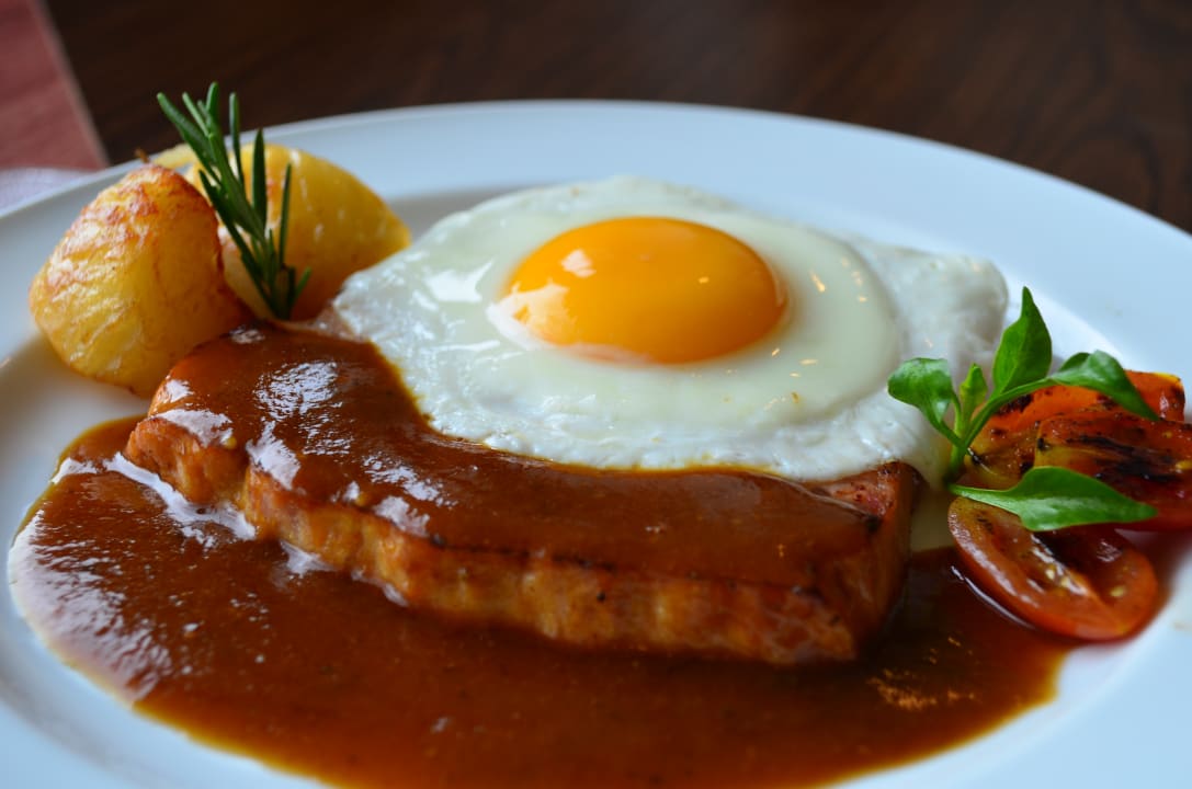 Gastro Ramada Plaza by Wyndham Bangkok Menam Riverside
