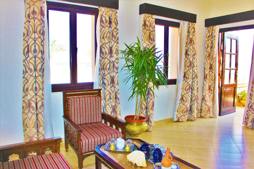 Zimmer Rohanou Beach Resort