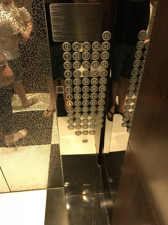 Im Lift Rose Rayhaan by Rotana