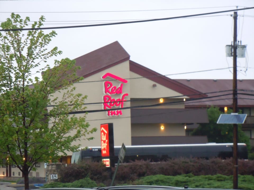 Straßenseite Hotel Red Roof Inn Secaucus Meadowlands