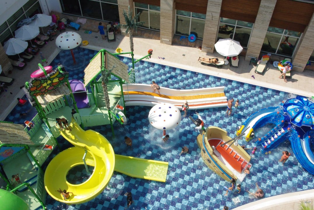 Kinderpool Crystal Waterworld