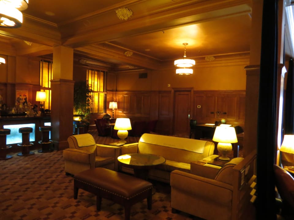 Lobby Bar Doubletree Arctic Club Hotel Seattle-Downtown