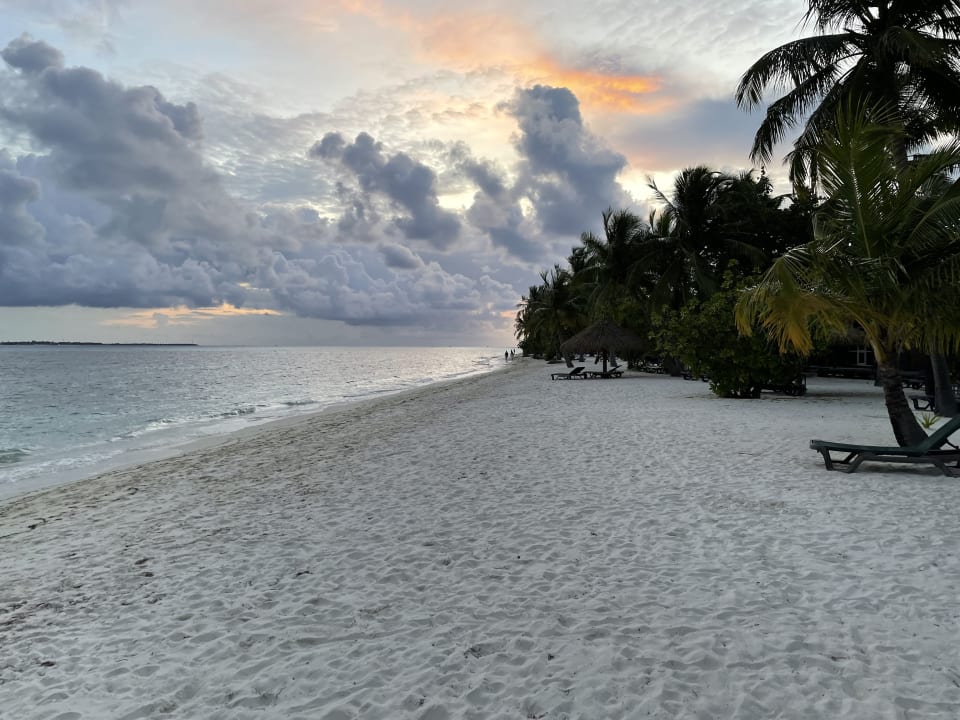 Strand Kuredu Island Resort & Spa