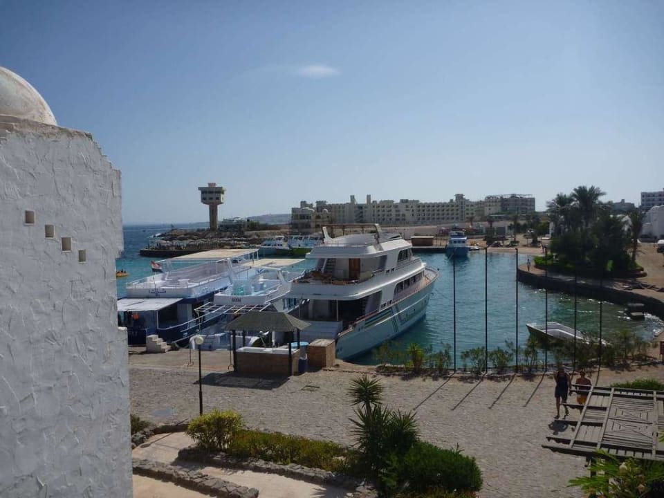 Blick auf den Hafen neben dem Hotel Arabella Azur Resort