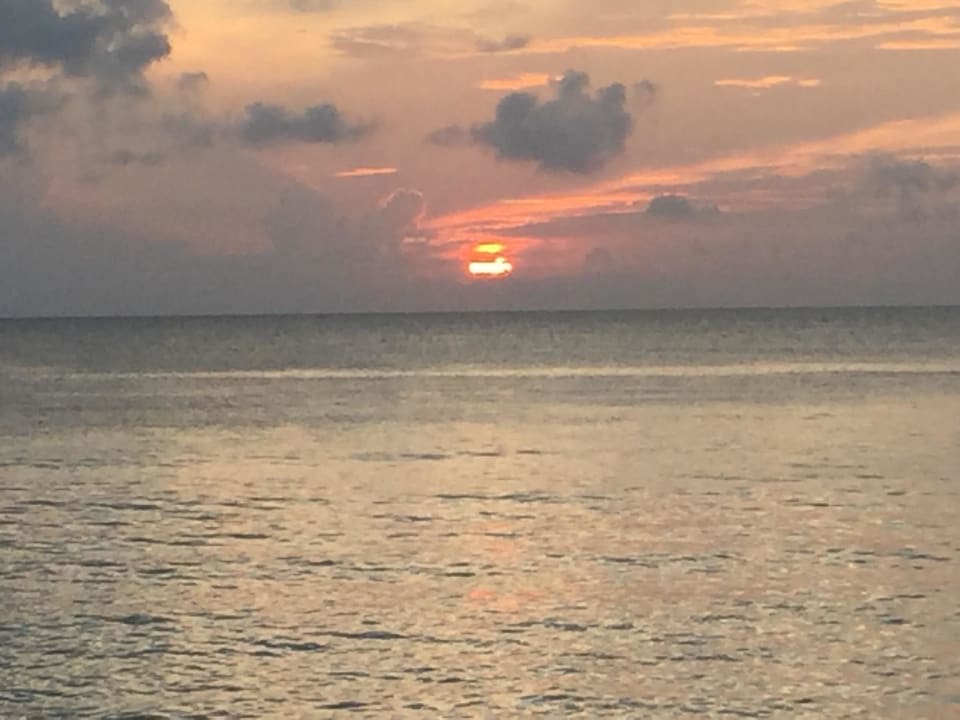 Sonnenaufgang Veligandu Maldives Resort Island