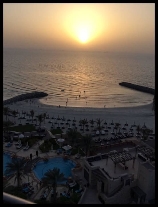 Sonnenuntergang vom Balkon aus Ajman Saray, a Luxury Collection Resort