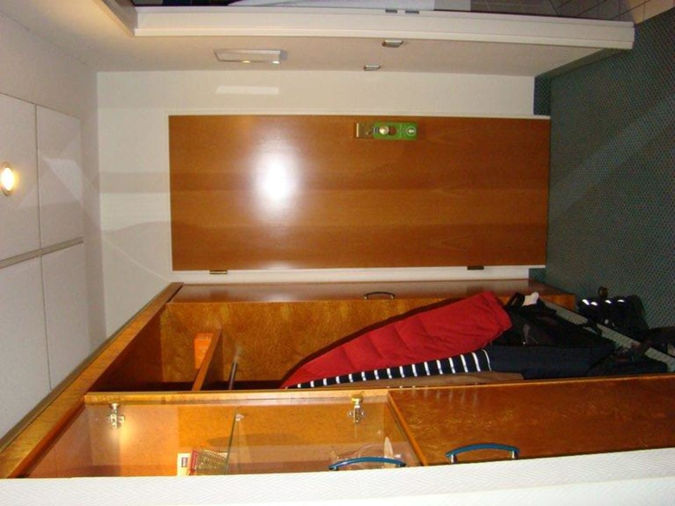 Eingang Schrank-/Flurbereich Dorint Hotel Dresden