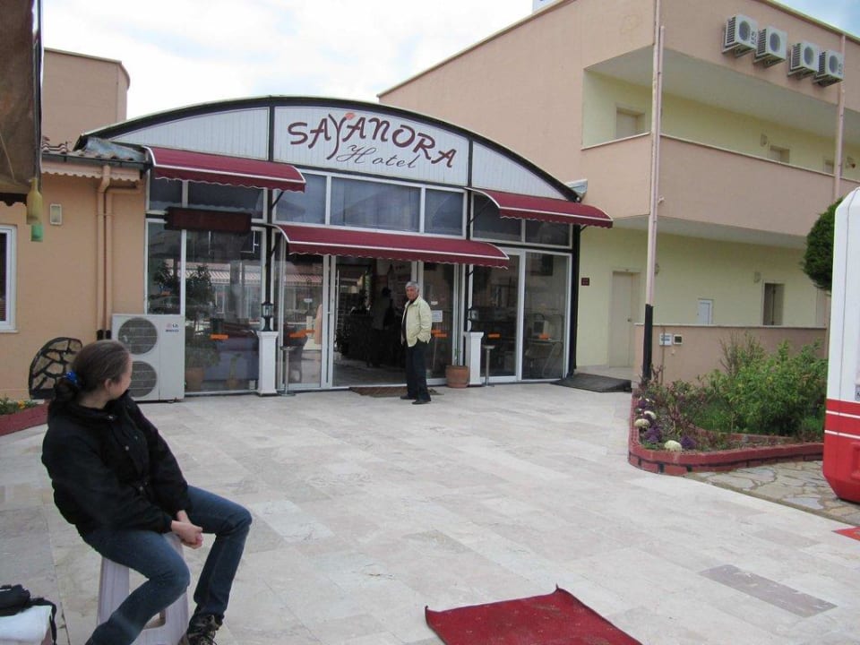 Eingang Sayanora Sayanora Hotel