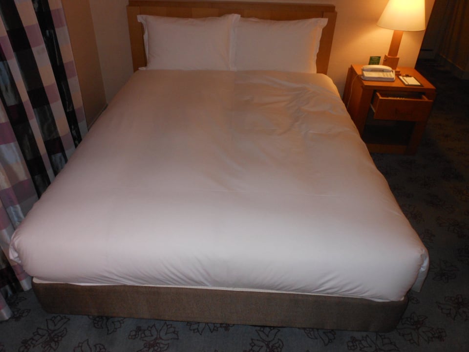 Zimmer 612 - Bett Hyatt Regency Fukuoka