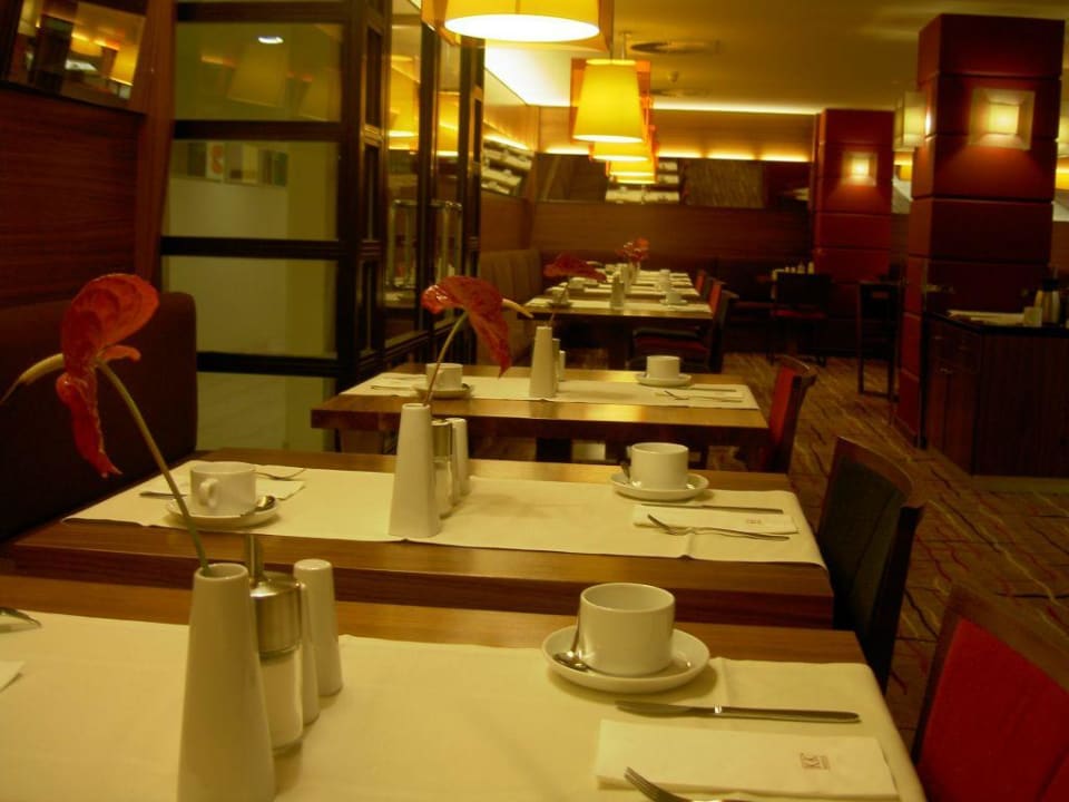 Blick in den Frühstücksraum K+K Hotel Maria Theresia