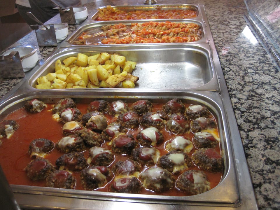 Das warme Essen Fame Residence Lara & Spa