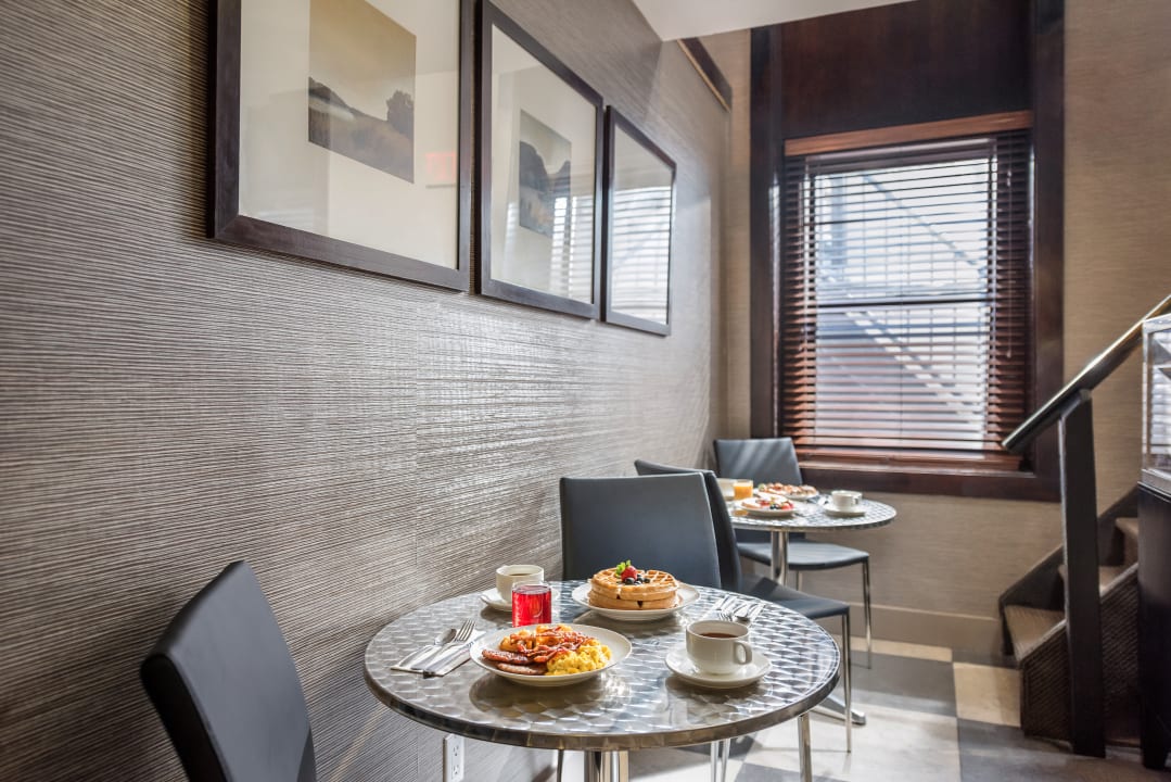 Gastro Park West Hotel