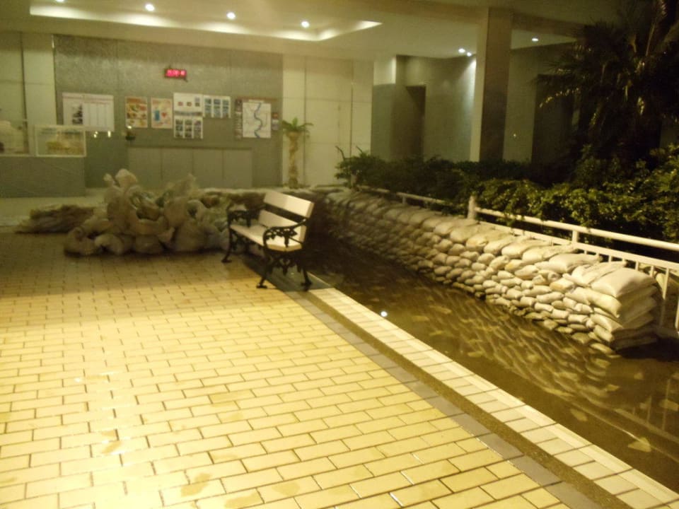 Vor der Flut Ramada Plaza by Wyndham Bangkok Menam Riverside