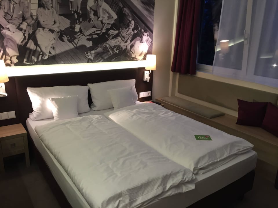 Zimmer 1 Vienna House Easy München