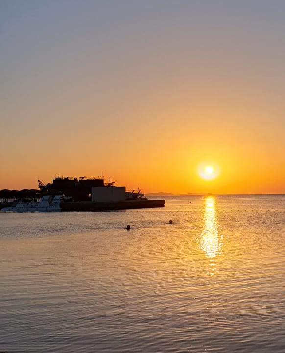 Strand Serry Beach Resort