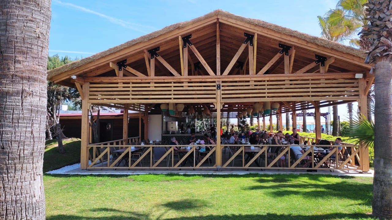 Gastro Saturn Palace Resort Hotel