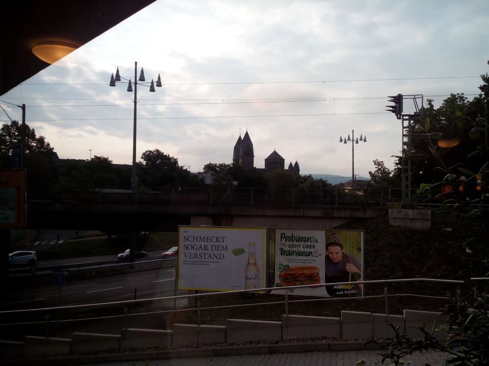 Ausblick beim Frühstück B&B Hotel Koblenz-City