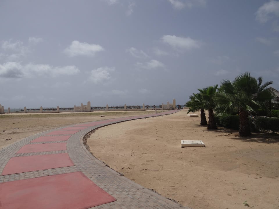 Der Weg zum Strand  Hotel Riu Karamboa