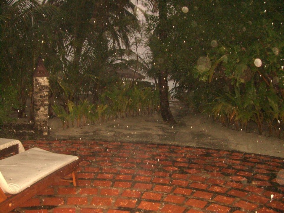 Regen auf Chaaya Cinnamon Dhonveli Maldives