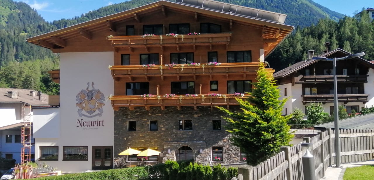 Außenansicht Hotel Neuwirt