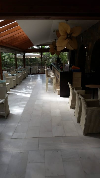 Bar  Apollonia Beach Resort & Spa