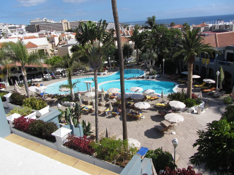 Blick vom oberen Bereich auf den Pool Adrián Hoteles Colón Guanahaní - Adults only