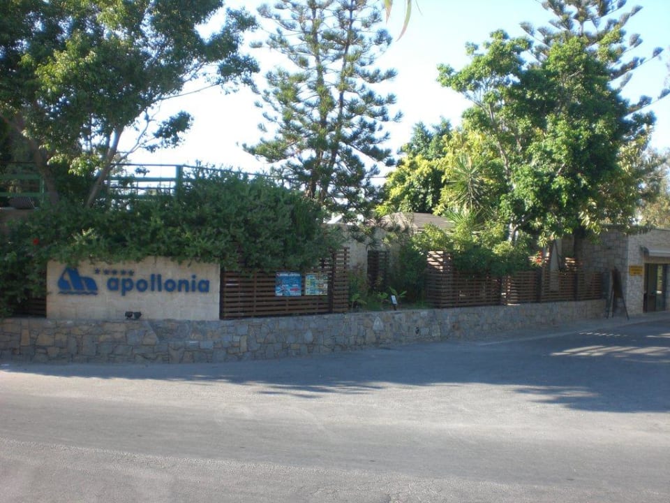 Hoteleinfahrt Apollonia Beach Resort & Spa