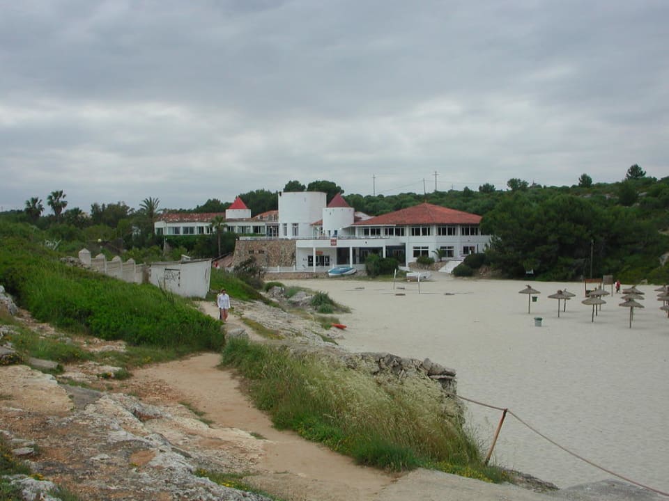 Hotel von hinten Iberostar Waves Cala Domingos